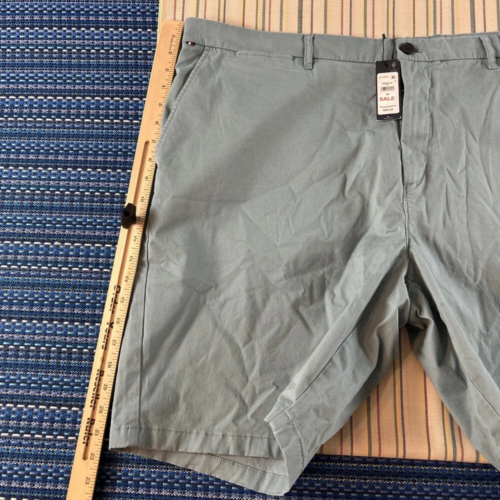 Tommy Hilfiger Shorts Mens ACTUAL 42x9 Aqua Green NEW Chino Flat Front #7765